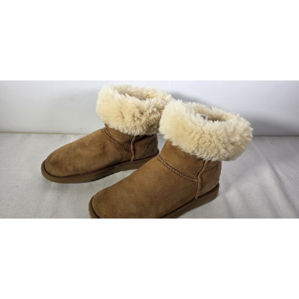 UGG Australia Womens 7 Tan Bailey Button Boots Lined Comfort